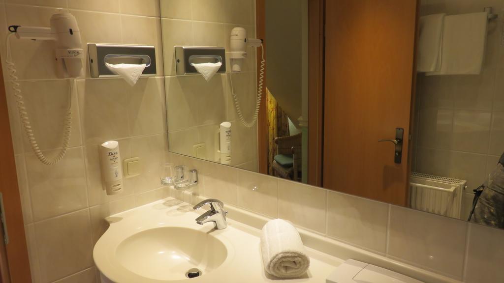 Hotel Garni Nussbaumhof Uckeritz Ruang foto