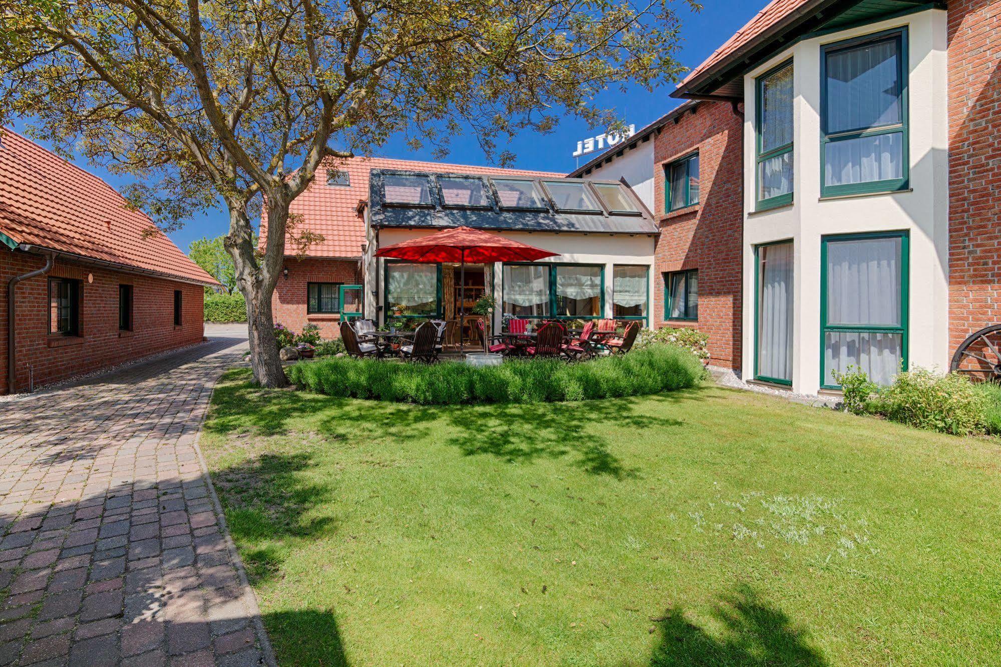 Hotel Garni Nussbaumhof Uckeritz Bagian luar foto