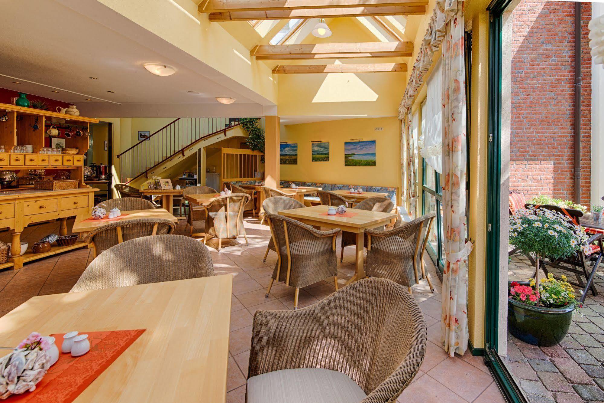 Hotel Garni Nussbaumhof Uckeritz Bagian luar foto