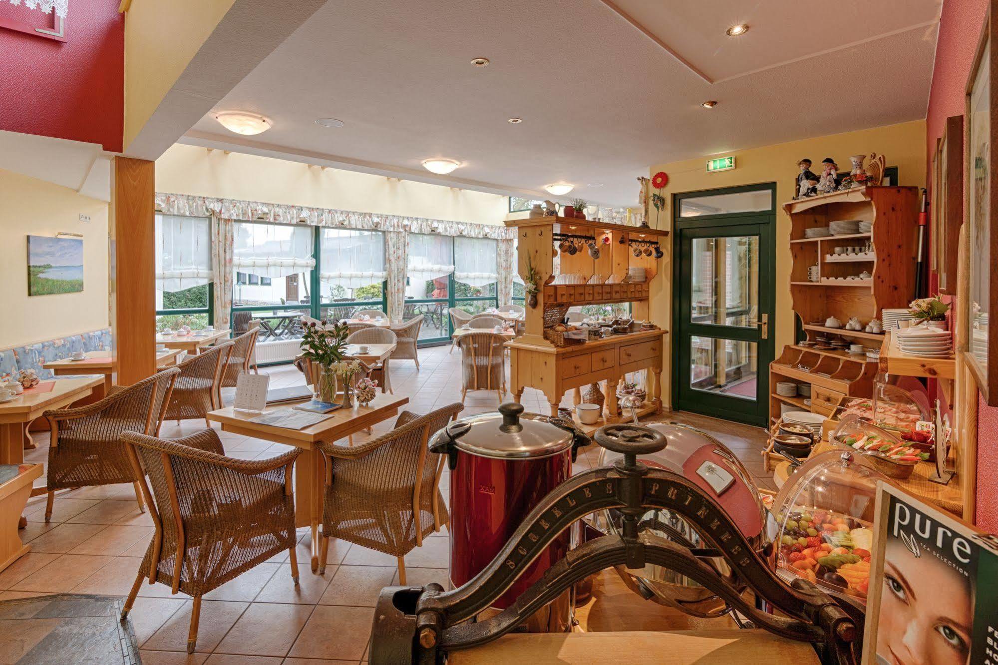 Hotel Garni Nussbaumhof Uckeritz Bagian luar foto