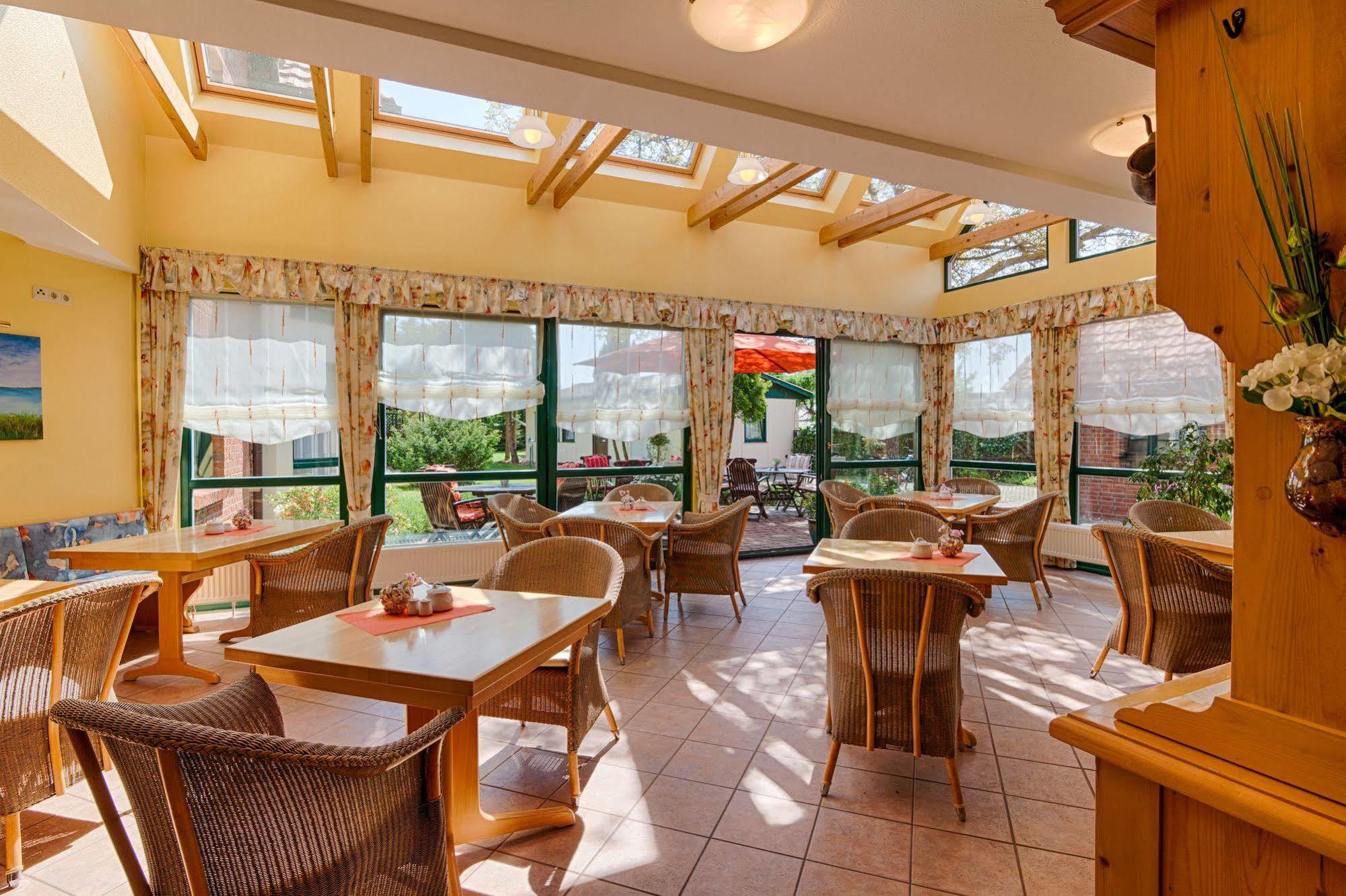Hotel Garni Nussbaumhof Uckeritz Bagian luar foto