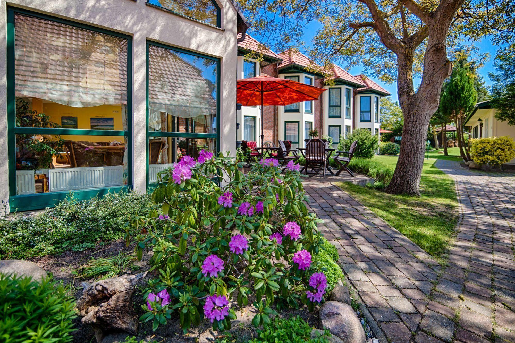 Hotel Garni Nussbaumhof Uckeritz Bagian luar foto
