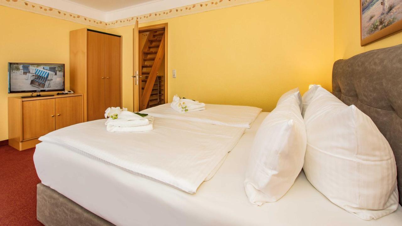 Hotel Garni Nussbaumhof Uckeritz Bagian luar foto