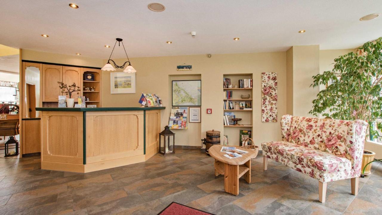 Hotel Garni Nussbaumhof Uckeritz Bagian luar foto